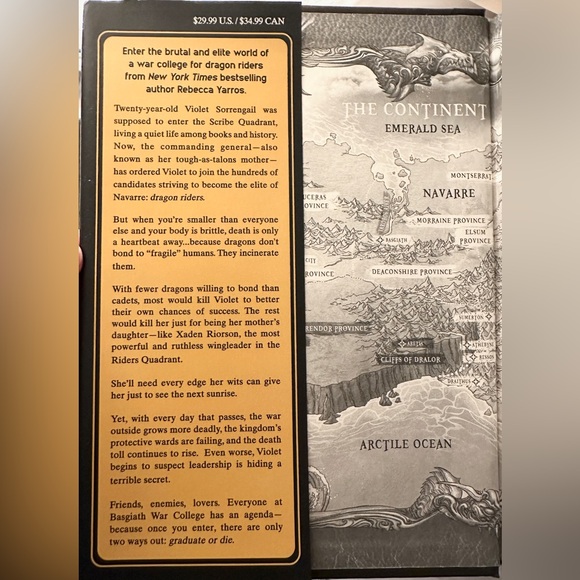 Fourth Wing Hardcover Yarros, Rebecca (The Empyrean #1) Adult Fantasy Romance - Picture 6 of 7